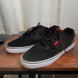 Levi's Men’s Sneakers size 7.5